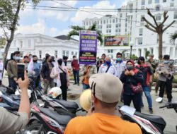 Aksi Serentak Nasional, Massa Buruh FSPMI Sumut Tuntut Gubsu Berani Merevisi UMP dan UMK se-Sumut tahun 2022