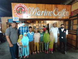 Marine Seafood Cafe Belawan Adakan Jum’at Berbagi Pada Anak Yatim Piatu 