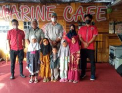 Marine Seafood Cafe Belawan Gelar Jum’at Berbagi Pada Puluhan Anak Yatim-Piatu