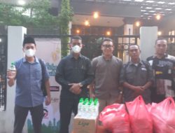 PUD Pasar Medan Kolaborasi Berbagi Berkah Ramadhan, Bagi-Bagi Takjil Gratis Untuk Pengguna Jalan