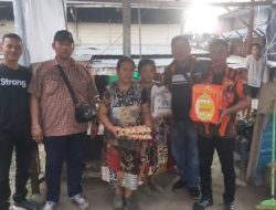 PAC PP Medan Area dan Bendahara KOTI MPC PP Kota Medan Bantu Warga Korban Kebakaran