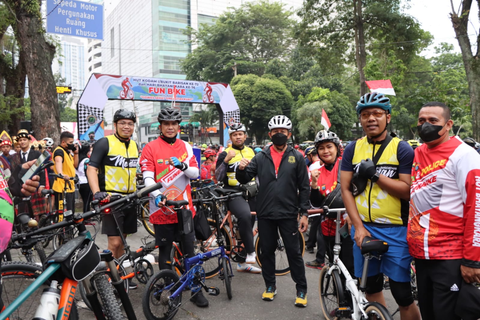 Satlantas Polrestabes Medan Atur Lalin Fun Bike HUT Bayangkara ke-76 Tahun