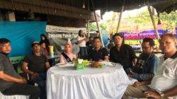 Ratusan Karangan Bunga Ucapan Selamat, Ketua Pewarta Hadiri Syukuran Wisuda Nia Herawati Lubis di Cafe Me And You