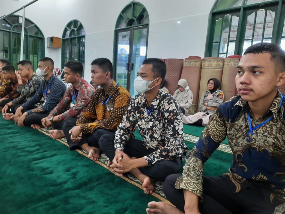 Personel Polrestabes Medan Beragama Islam Dapat Binrohtal