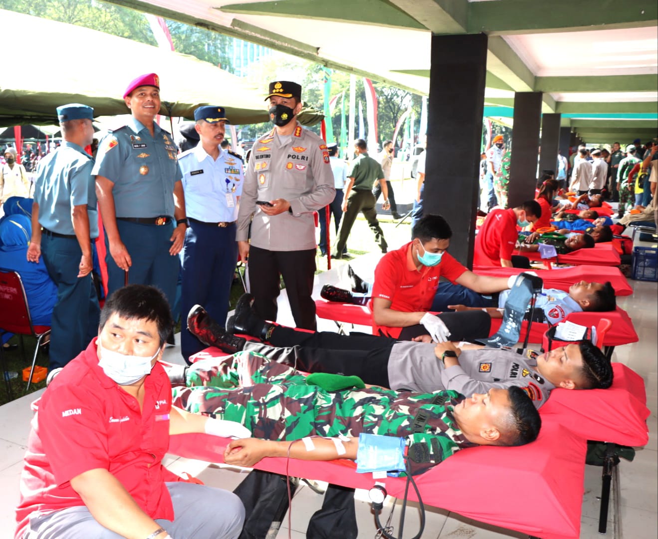 Kapolrestabes Medan Hadiri Kegiatan Baksos dan Donor Darah Memperingati HUT TNI ke-77