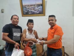 Jumat Barokah, Ketua Pewarta Berikan Sembako dan Santunan pada Wartawan Senior Ismugiman