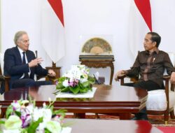 Presiden Jokowi Terima Tony Blair di Istana Merdeka