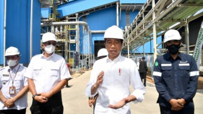 Tinjau Smelter Baru PT Timah, Presiden: Bukti Keseriusan Kita dalam Hilirisasi