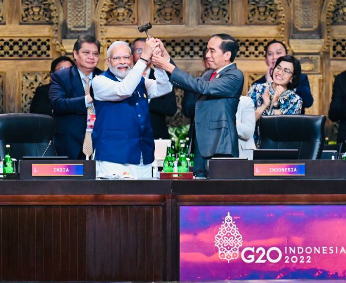 Presiden Jokowi Serahkan Presidensi G20 Kepada PM India
