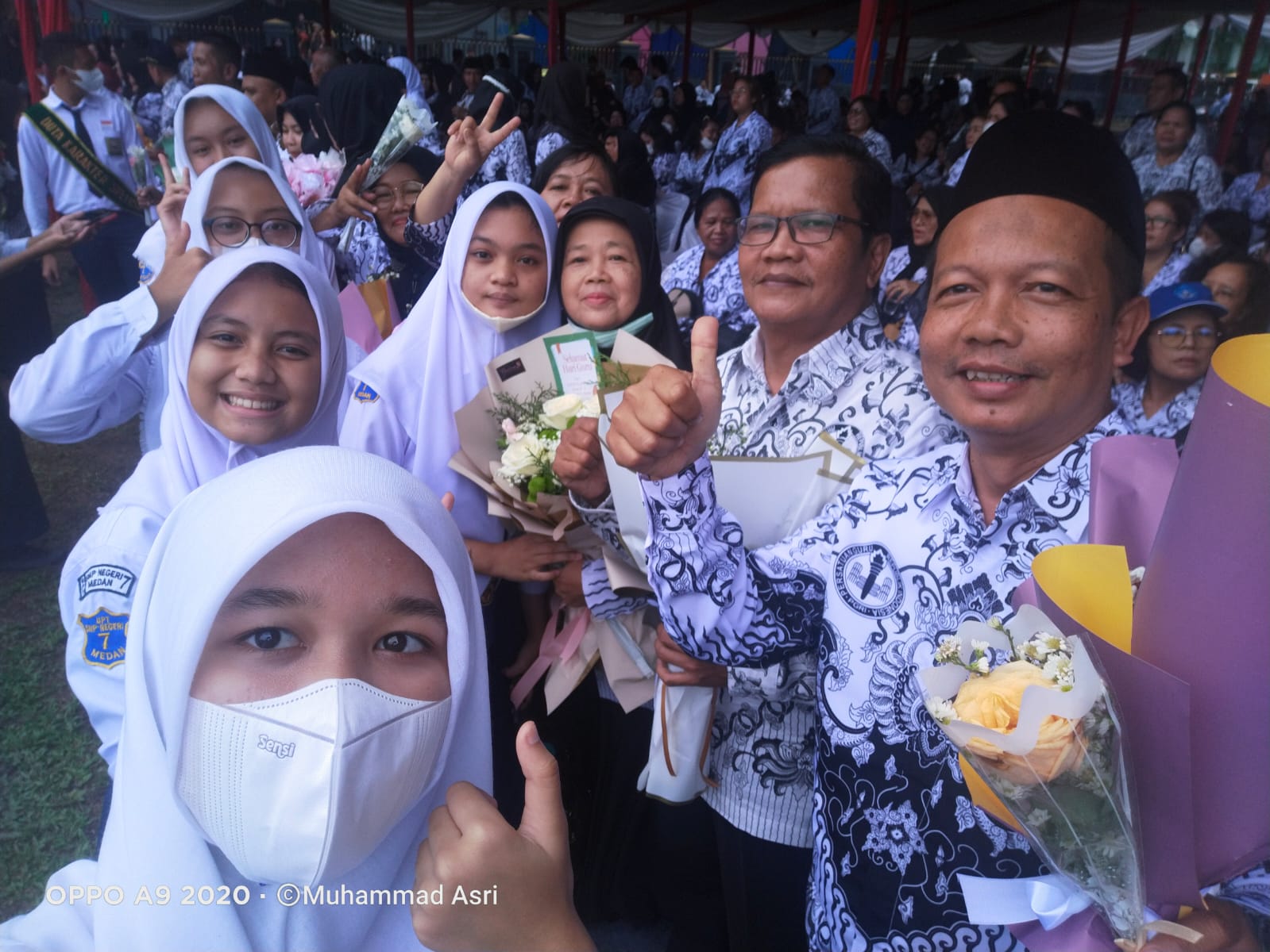 Ka. UPT SMP Negeri 7 Bersama Para Guru dan Ratusan Siswanya Ikuti Upacara Peringatan Hari Guru Pemko Medan