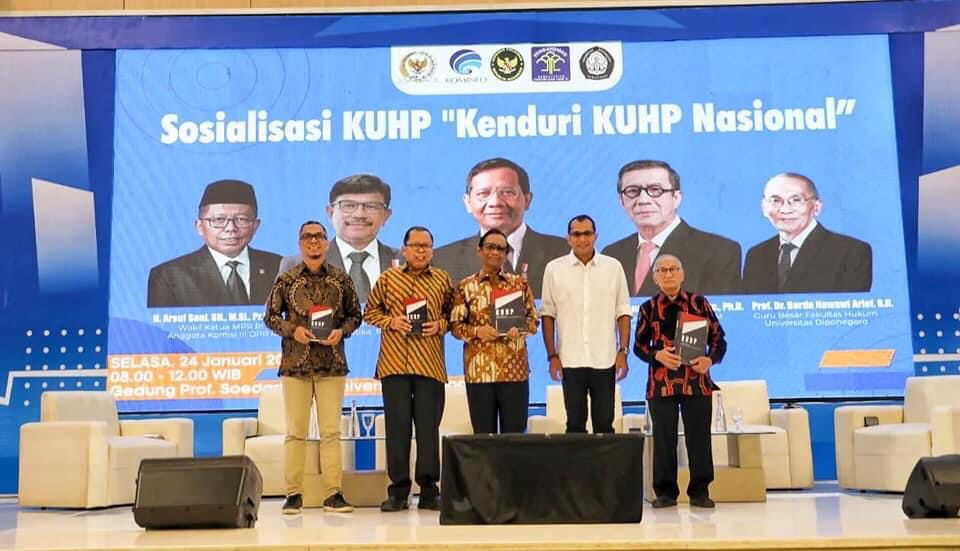 Mahfud MD Memberi Pengantar Sosialisasi KUHP, "Kenduri KUHP Nasional" di Universitas Diponegoro