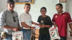 Kunjungi Ismugiman, Ketua Pewarta Berikan Sembako dan Uang Santunan
