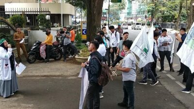 Polrestabes Medan Kawal Unras FSLDK, KAMMI di Kantor Gubsu dan DPRD Sumut