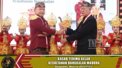 Jenderal TNI Dr. Dudung Abdurachman Terima Gelar Kesultanan Bangkalan Madura