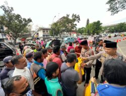 Kapolrestabes Medan dan PJU Berbagi Takjil di Lapangan Merdeka