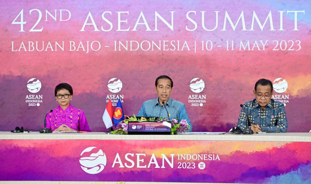 Presiden Jokowi Sampaikan Sejumlah Hasil KTT Ke-42 ASEAN
