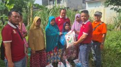 Jumat Barokah, Ketua Pewarta Berikan Sembako Kepada Warga Kurang Mampu di Bandar Klippa