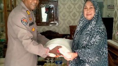 SI Humas Polrestabes Medan Anjangsana ke Rumah Pensiunan Polwan di Jalan Tuasan