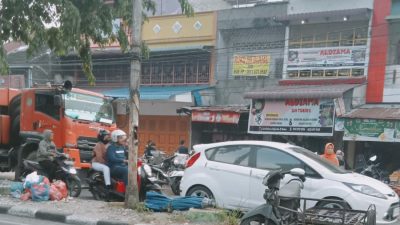 Jalan Macet dan Sampah Bertumpukan, Camat Medan Area Diminta Tinjau Jabatan Kepling V
