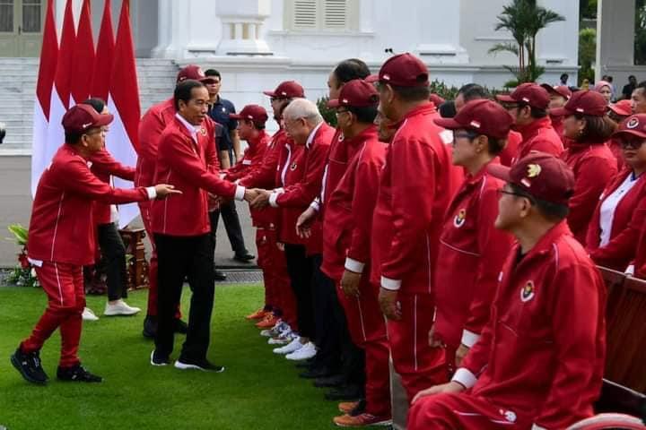 Presiden Jokowi Serahkan Bonus Apresiasi Bagi Atlet ASEAN Paragames 2023