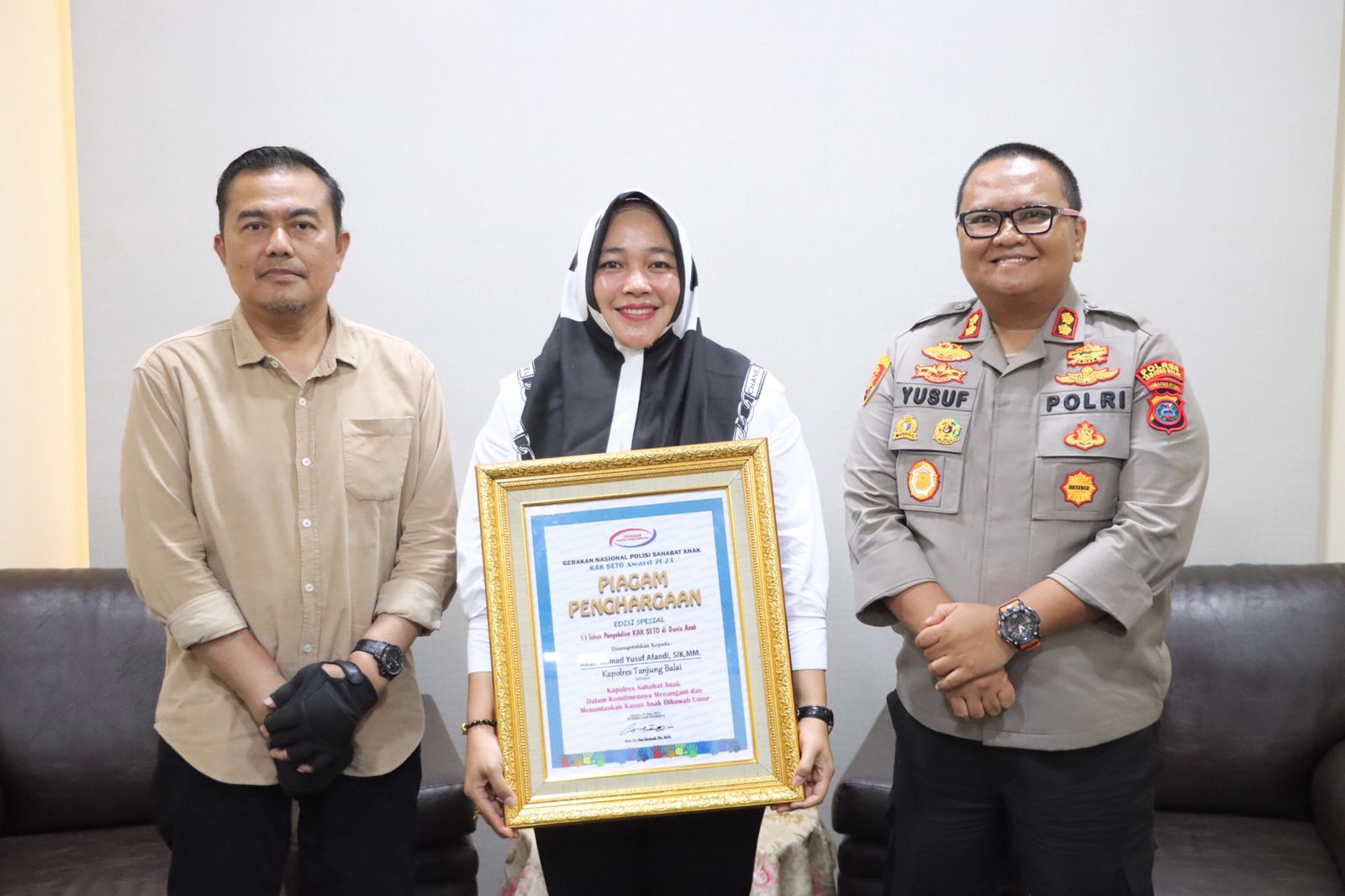 Kapolres Tanjung Balai Terima Piagam Penghargaan dari Gerakan Nasional Polisi Sahabat Anak Kak Seto Award 2023