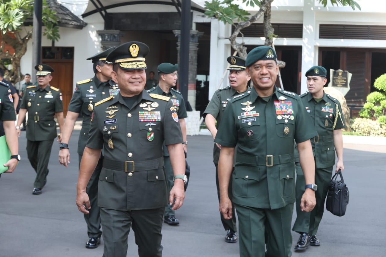 Kasad Terima Kunjungan Kehormatan Komandan Jenderal Angkatan Darat Philipina