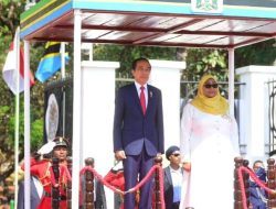 Presiden Joko Widodo Ikuti Upacara Penyambutan Kenegaraan di Tanzania