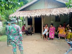 Peduli Masyarakat dan Wujudkan Pembangunan, TNI Door To Door Laksanakan Pengobatan Secara Gratis di Desa Timbang Lawan