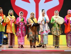 Ibu Iriana Resmi Buka Kriyanusa Pameran Kerajinan Nusantara Tahun 2023