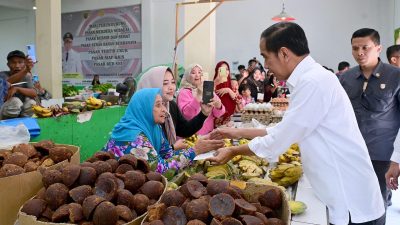 Kunjungi Pasar Merdeka, Presiden Sebut Kondisi Harga Kebutuhan Pokok Terkendali Baik
