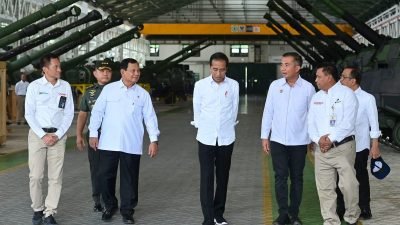 Presiden Jokowi Apresiasi Perkembangan Cepat PT Pindad