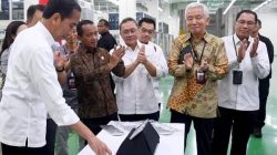 Presiden Jokowi Tinjau Pabrik Baterai Mobil Listrik di Karawang