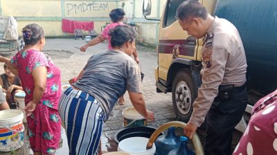 Polri Peduli Lingkungan, Kapolsek Patumbak Salurkan Bantuan Air Bersih dari Kapolrestabes Medan kepada Warga 2 Kecamatan