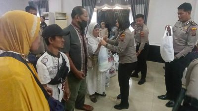 Alumni Akabri Tahun 1990 Gulirkan Bantuan Sembako Kepada Warga Kurang Mampu di Polrestabes Medan