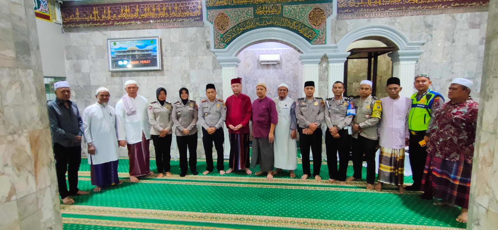 Sat Binmas Polrestabes Medan Safari Subuh di Masjid Jami' Teladan