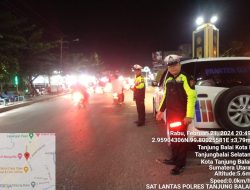 Pastikan Situasi Kamseltibcarlantas Kondusif di Malam Hari, Sat Lantas Polres Tanjung Balai Laksanakan Blue Light Patrol Humanis Mengitari Kota Tanjung Balai