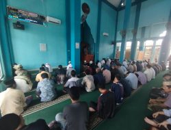 Personel Sat Binmas Polres Tanjung Balai Penceramah Pada Mimbar Jumat di Mesjid Silaturrahmi