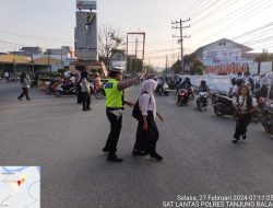 Sat Lantas Polres Tanjung Balai Ciptakan Arus Lalulintas Kondusif di Pagi Hari Dalam Rangka Operasi Mantap Brata